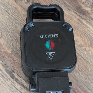 Kitchen HQ Belgian Style & Stuffed Waffle Maker 22952A1 New HSN